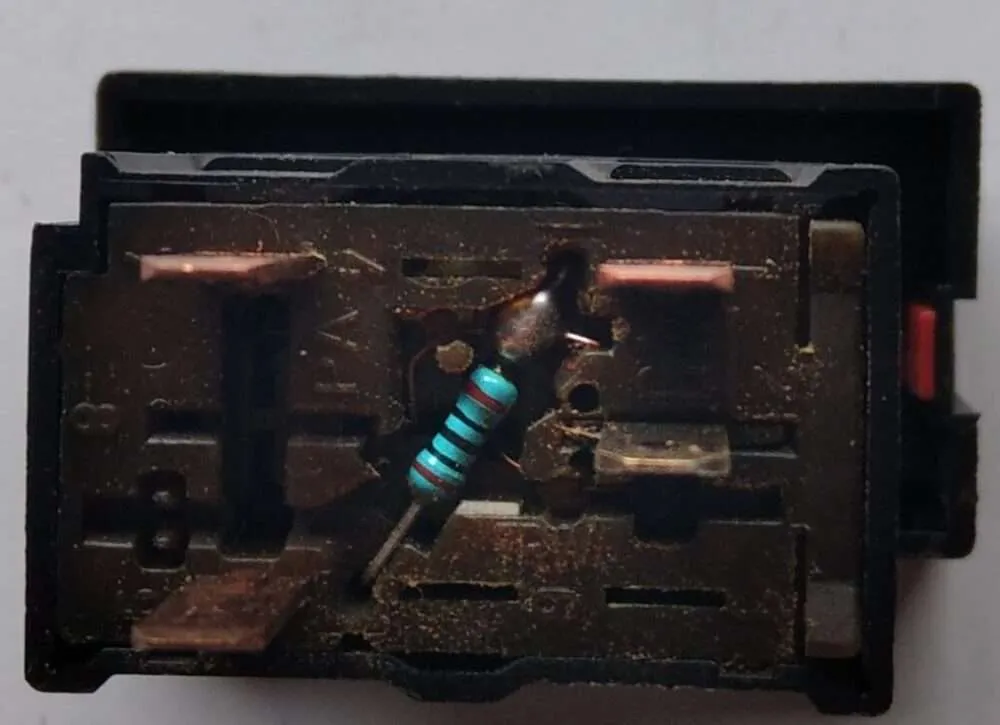 Interruptor de emergencia warning Opel Vectra  B 09134513 09 134 513 09138047 09 138 047 - Imagen 3
