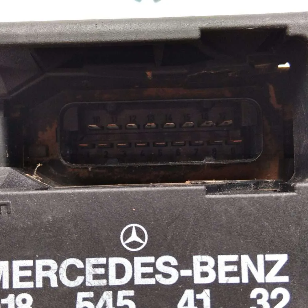 Unidad de control del motor Mercedes Benz 0185454132
