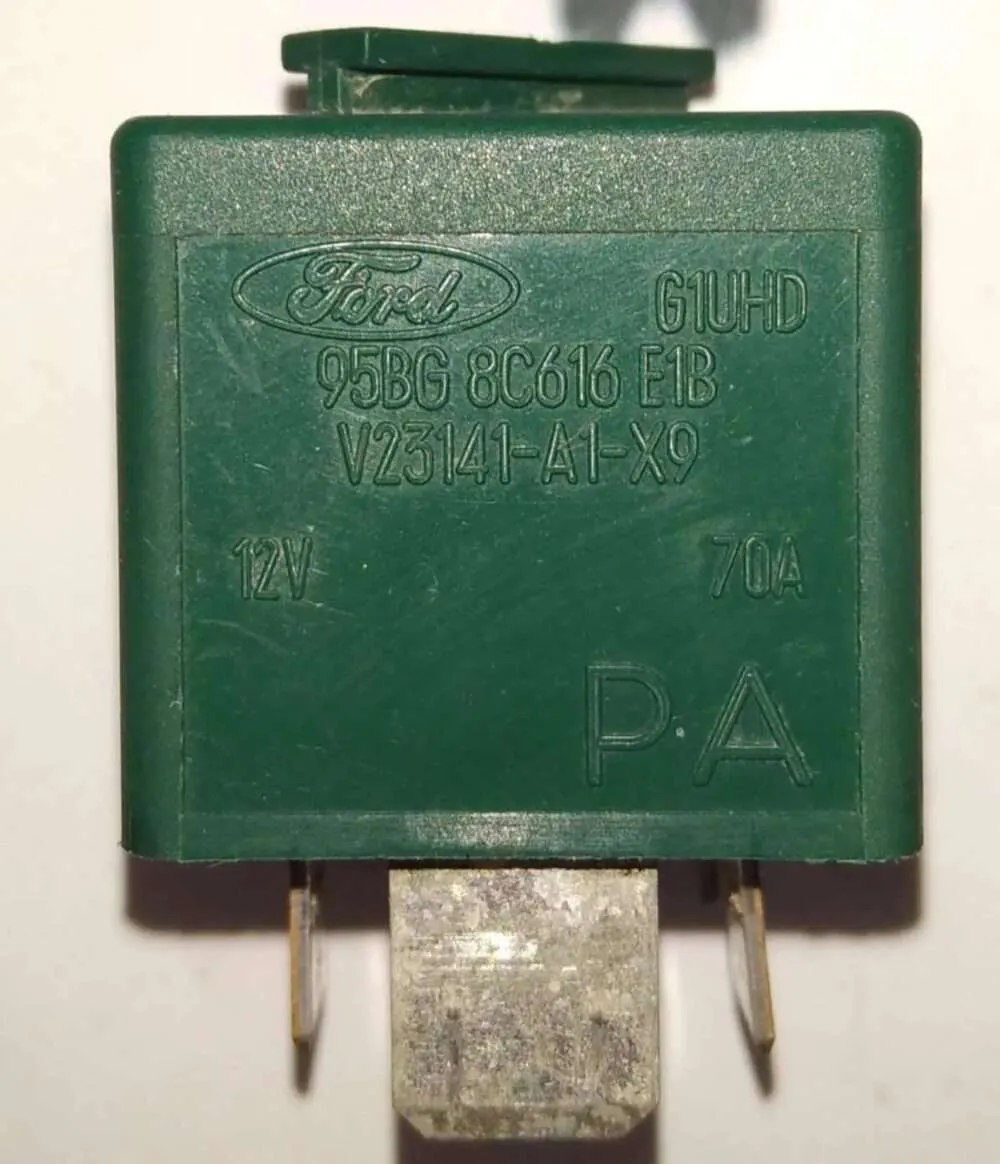Relé del ventilador del radiador/ 95BG8C616E1B V23141-A1-X9  Ford Fiesta Mondeo