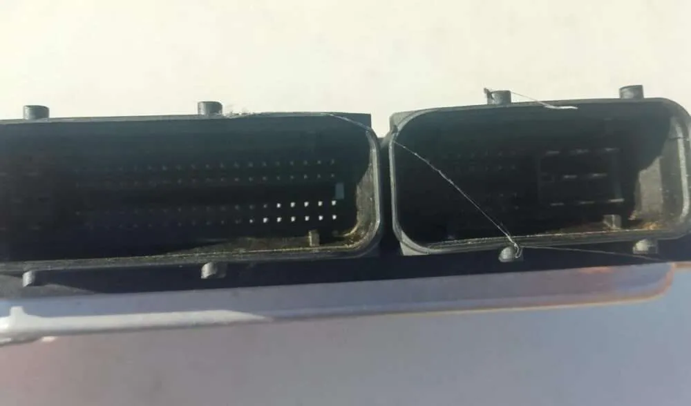 Centralita de motor Seat 038906012EM 038 906012 EM 0281010690 0 281 010 690 - Imagen 3