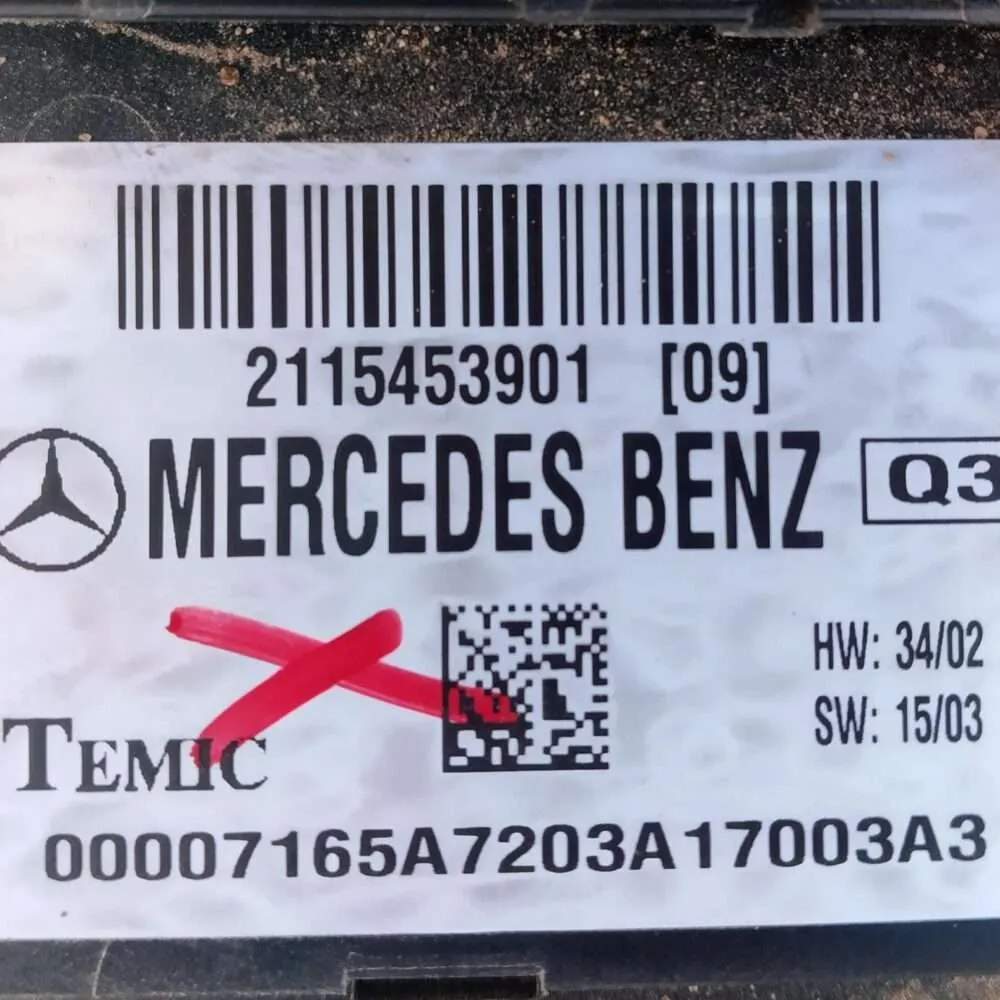 Cajas de fusibles Mercedes E-Klasse W211 220CDI 2115453901 Q3  TEMIC