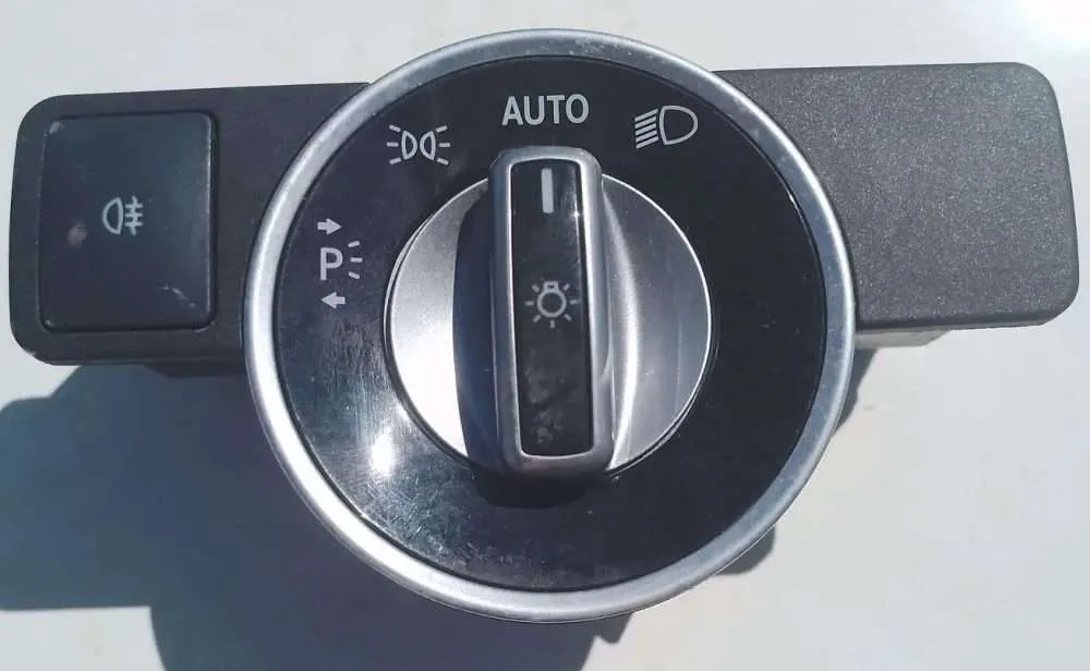 Interruptor de faros MERCEDES CLASE A W176 montado tablero A2129050551