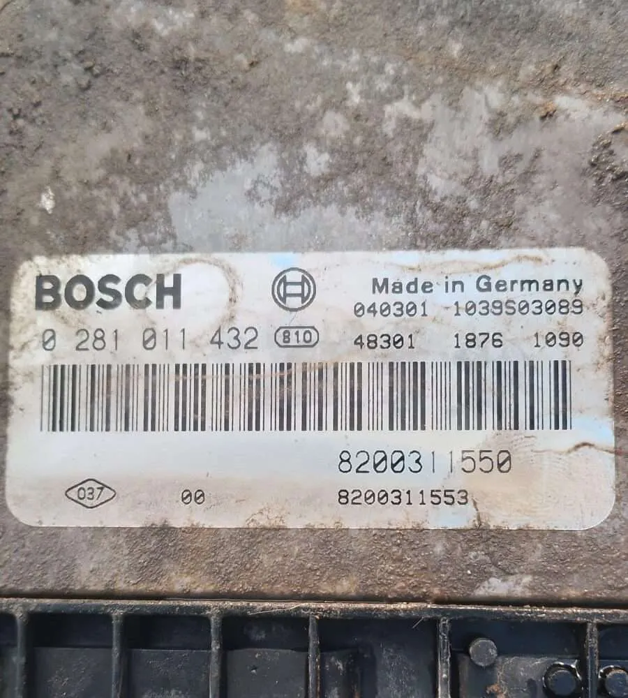 Unidad de control motor / Renault Master 8200311553 8200311550 BOSCH 0281011432