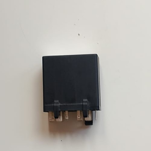 Rele Audi 100  80 Nr. 262 447907393B 447 907 393 B 412214003001