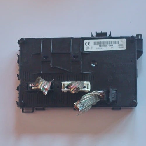 P8200207134A Caja de fusibles Renault Clio P8200207134A UCH N1